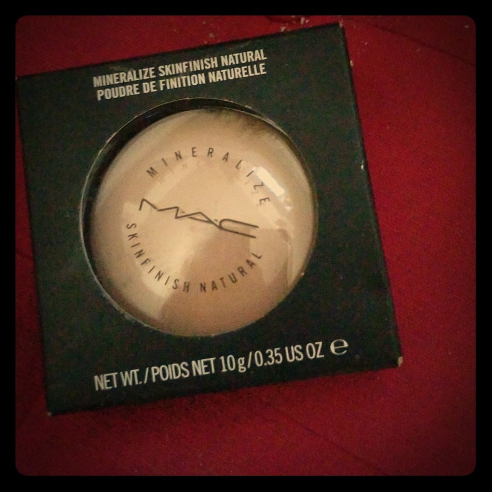 MAC mineralize skinfinish